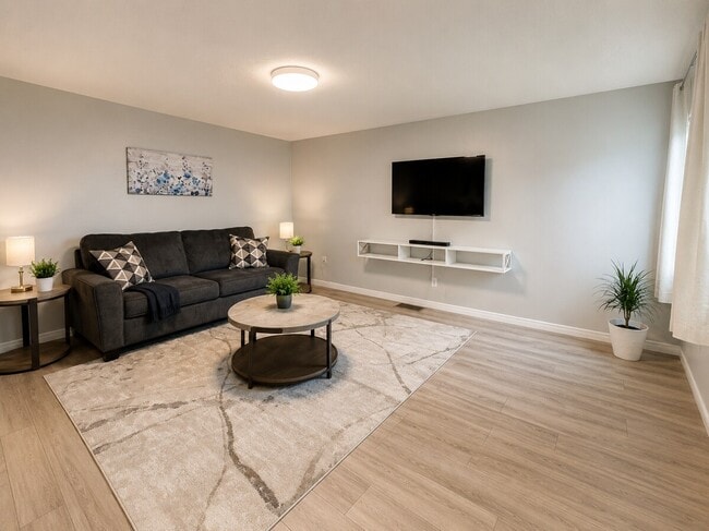 Building Photo - 3-Bedroom, 2-Bath Main Floor in Red Deer
