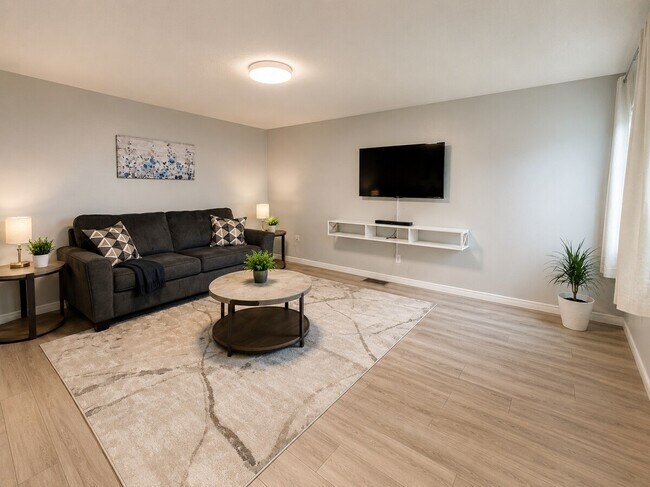 Photo du bâtiment - 3-Bedroom, 2-Bath Main Floor in Red Deer