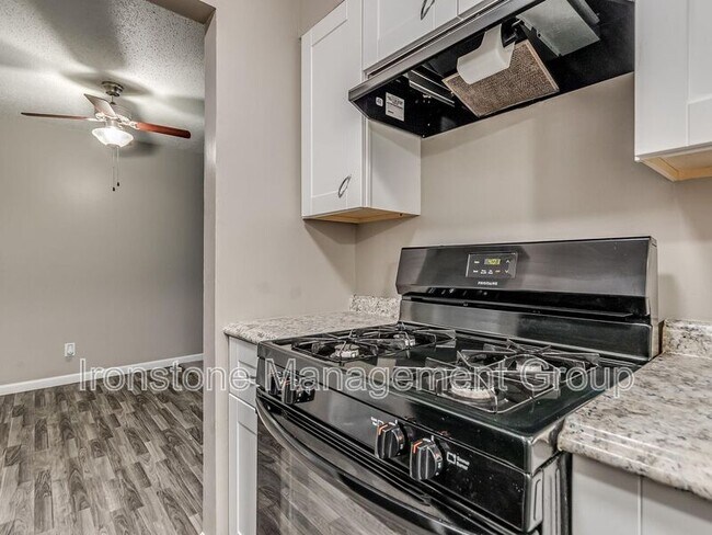Foto del edificio - 4521 E 31st St