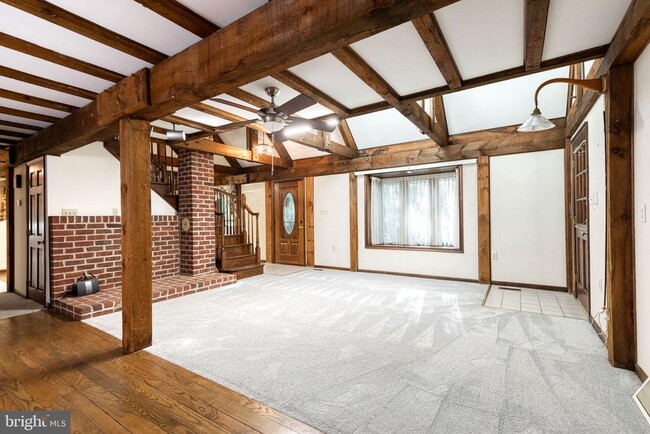 Foto del edificio - 12610 Timber Grove Rd