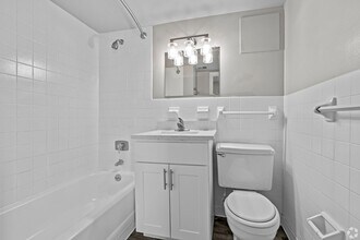 Interior Photo - Beacon 303