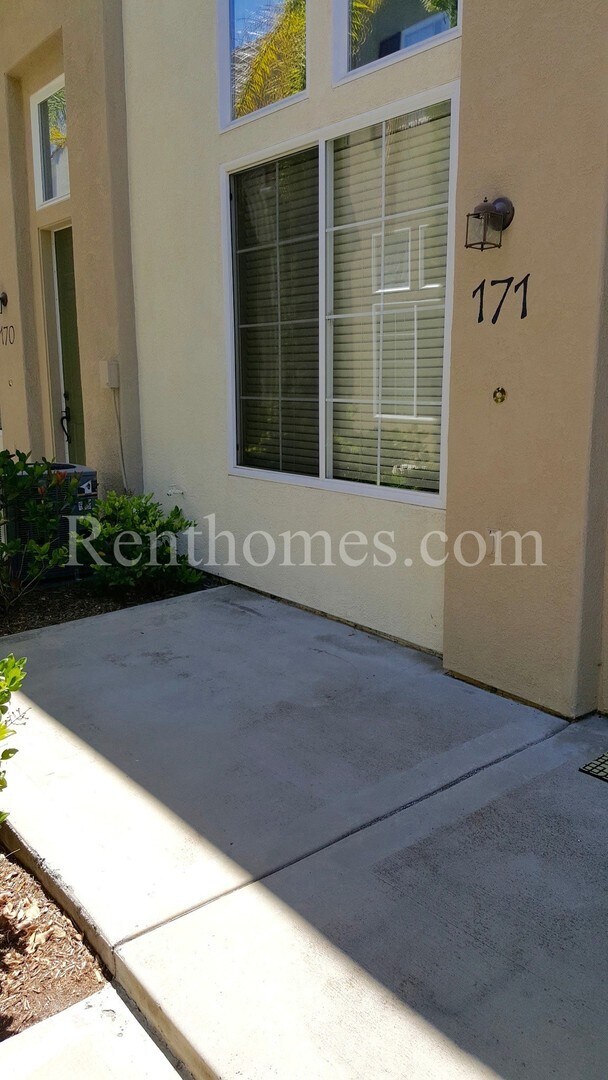Foto del edificio - Carmel Valley, 3710 Mykonos Ln #171, AC, Granite Counters, Attached 2 Car Garage, Community Pool,...