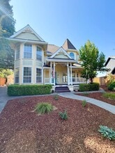 Building Photo - 1395 Grove Ct