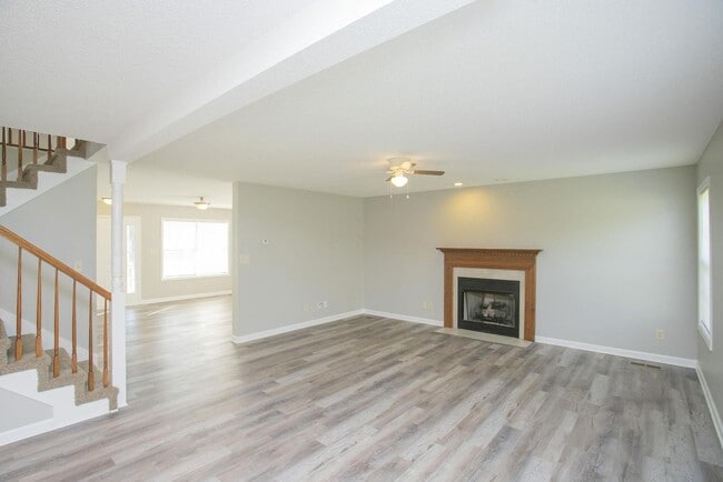 Building Photo - Beautiful Home in Clarksville!