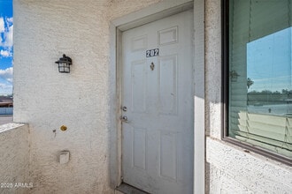 Building Photo - 3065 N 67th Ave