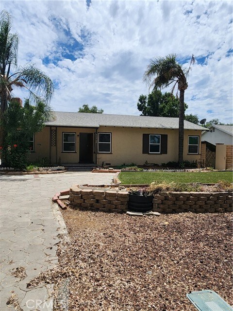 Foto principal - 4570 Cover St