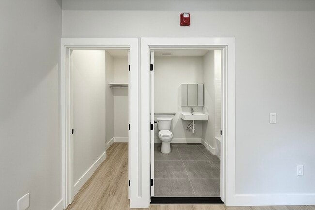 Foto del edificio - 103 Bostwick Ave