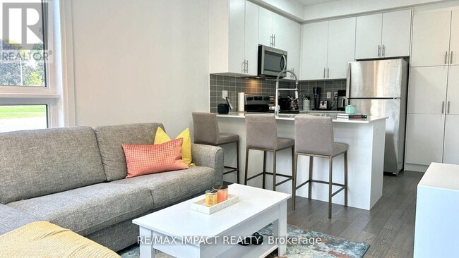 Photo du bâtiment - 719 Lawrence Ave W