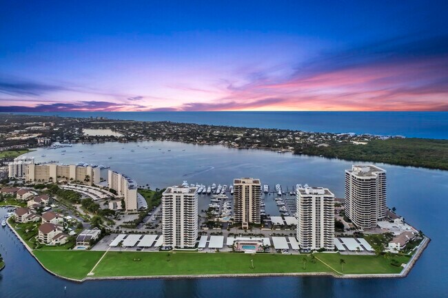 Building Photo - 120 Lakeshore Dr