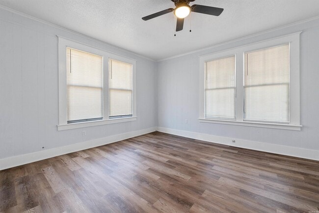 Building Photo - 4423 W 26th St