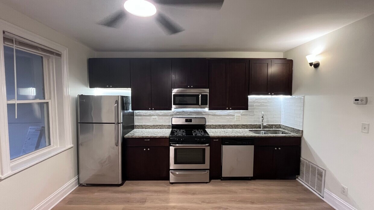 Foto principal - 2913 N Kedzie Ave