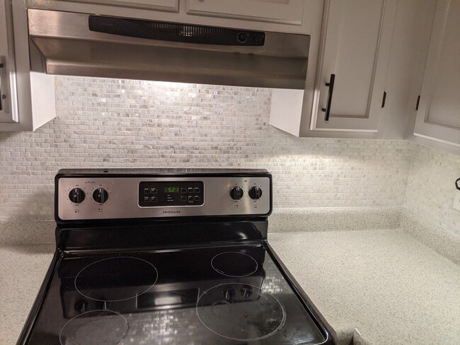 Salpicadero personalizado de perla - 7747 Kelley Ct