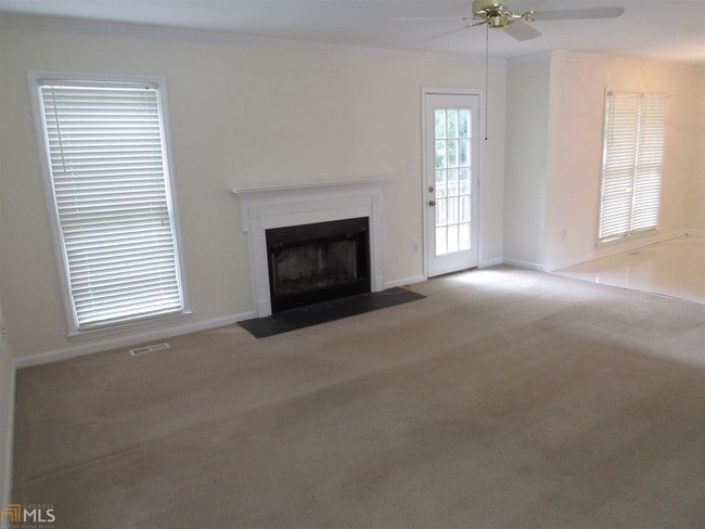 Building Photo - 253 Hampton Park Dr