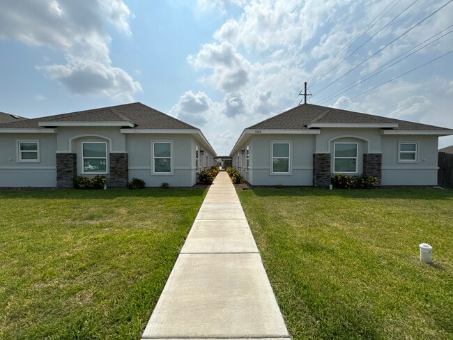Building Photo - 5202 N Winona Dr