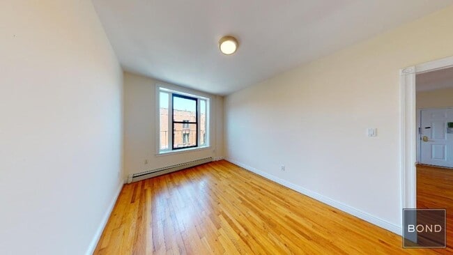 Building Photo - 221 St James Pl