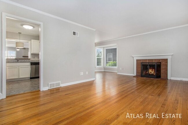 Foto del edificio - 8036 Reinhardt Ln