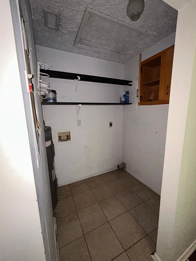 Building Photo - 58 Trisha Ln