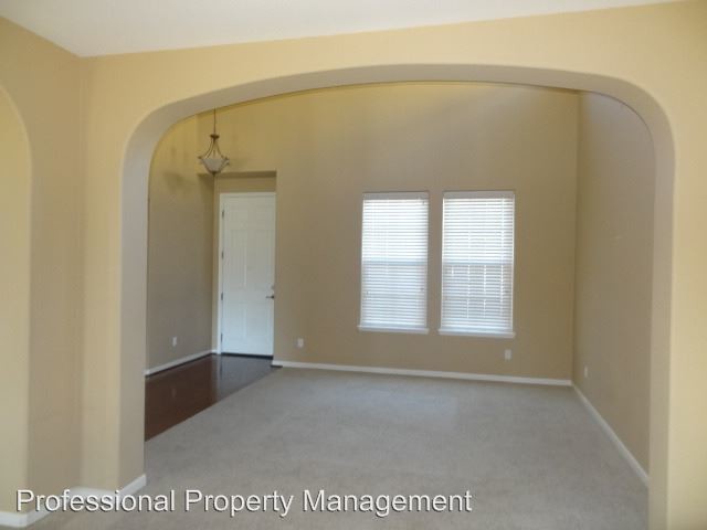 Building Photo - 5 br, 3 bath House - 10243 Canadeo Circle