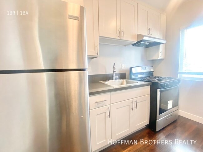 Building Photo - 5555 Carlton Way