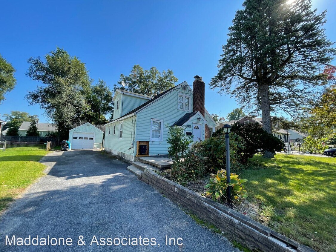 3 br, 2 bath House 1808 Patton Drive House Rental in Schenectady