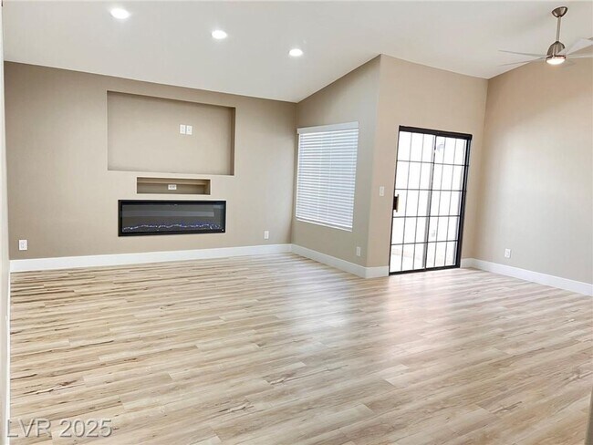 Foto del edificio - Charming Henderson Home | Covered Patio, B...