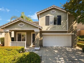 Building Photo - 1631 Carriage Cir