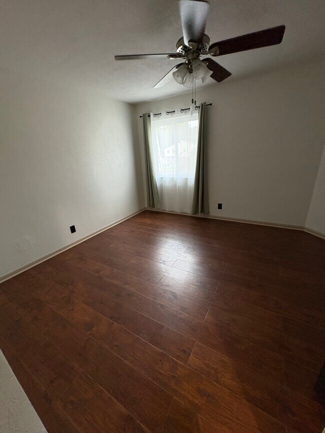 Foto del edificio - 2135 NE 45th Ave