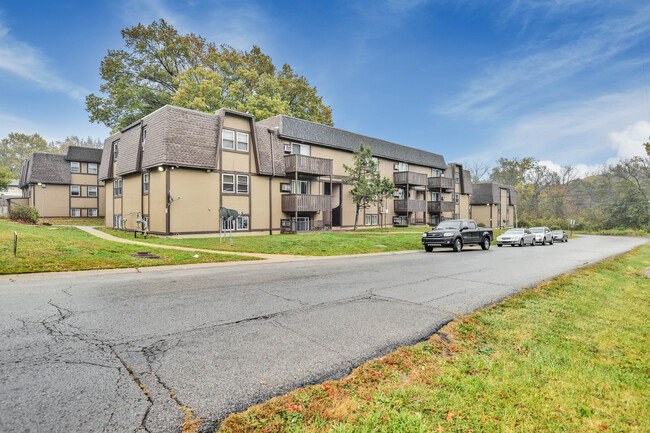 Building Photo - The Seven Two Apartments