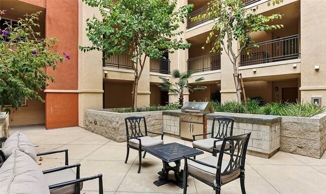 Building Photo - 6020 S Seabluff Dr