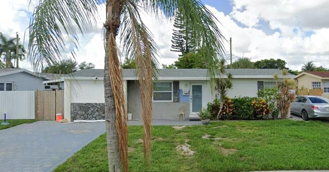 Building Photo - 7780 NW 40th St