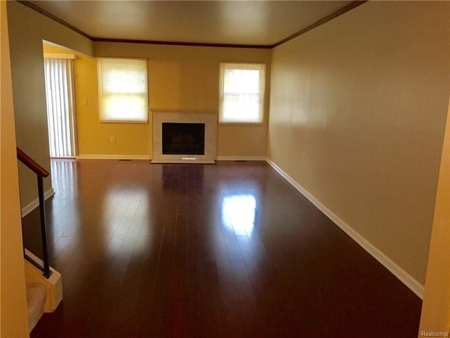 Building Photo - 1691 Brentwood Dr