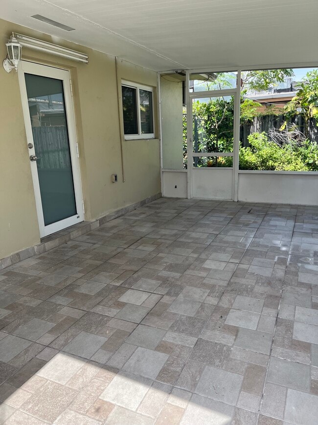 Foto del edificio - 417 E 39th St