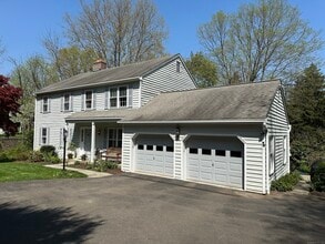 Building Photo - 24 White Oak Shade Rd