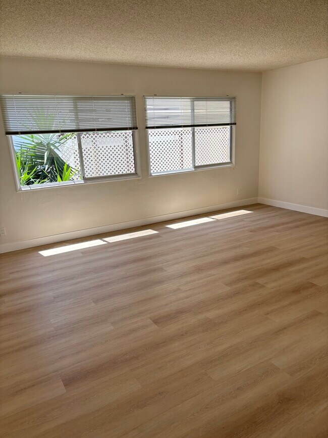 Foto del edificio - 315 Longfellow Ave