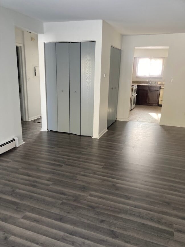 Building Photo - 92 Olesen Dr