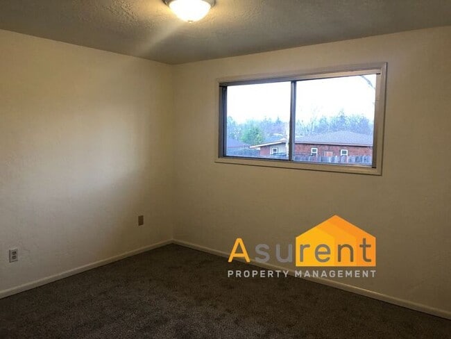 Building Photo - Ashland Duplex Cottage Available Soon!