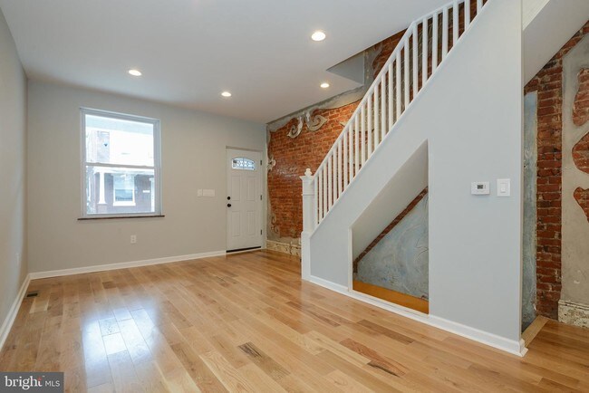 Building Photo - 2811 W Clementine St