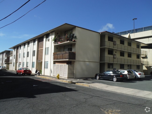 Building Photo - Iolani Banyan