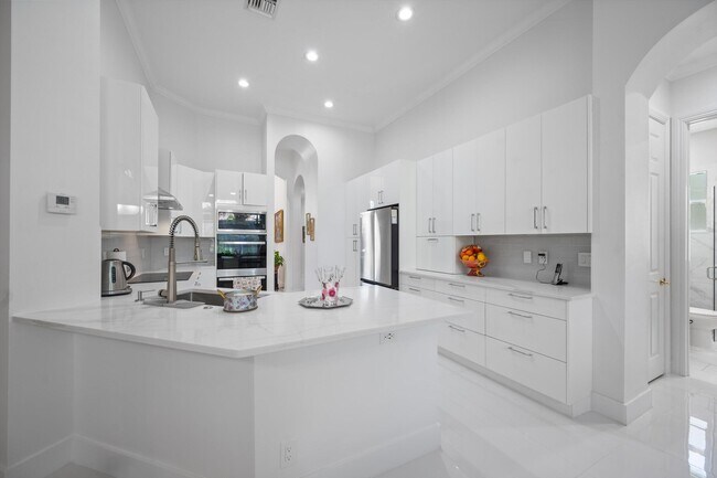 Building Photo - 8790 Wellington View Dr