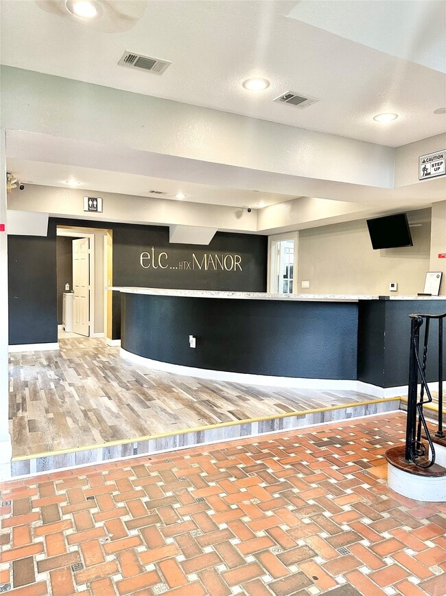 Building Photo - 2424 Southmore Blvd