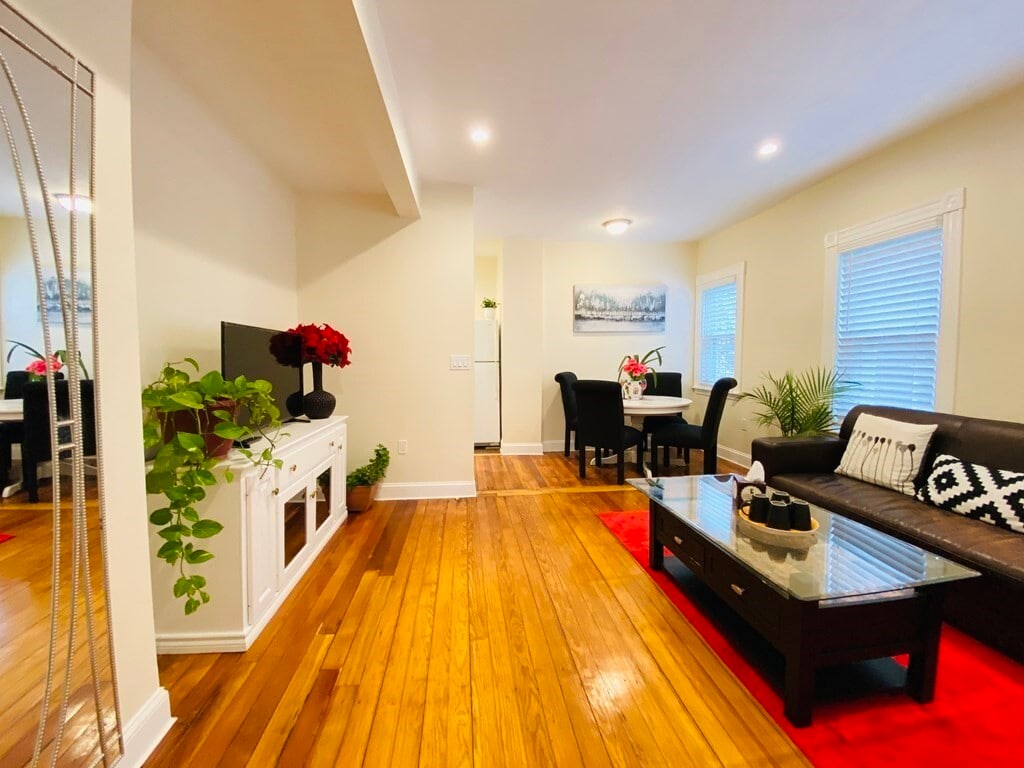 Primary Photo - 23 Charnwood Rd