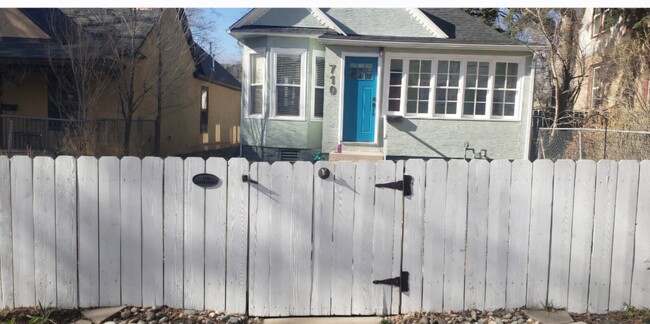 Photo - 710 E High St (Colorado Springs, CO) House