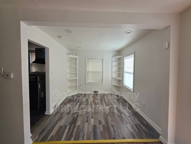 Foto del edificio - 5316 Buckingham