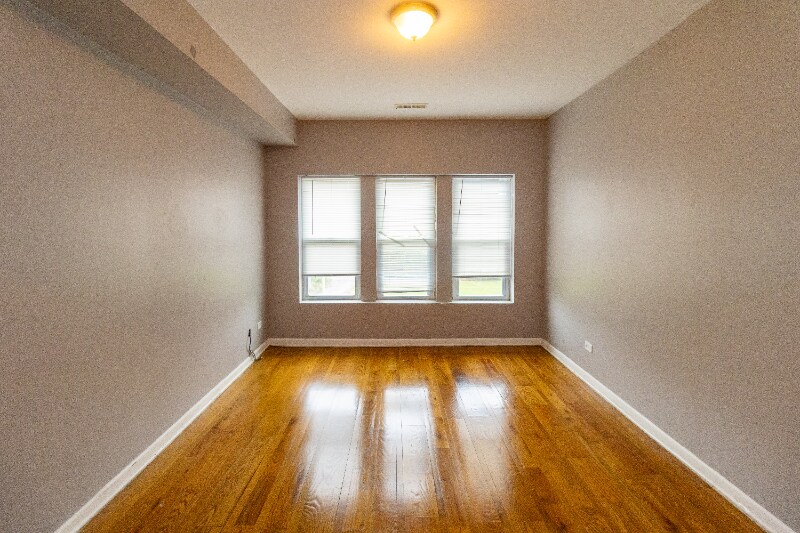 Foto principal - 6400 S Peoria St