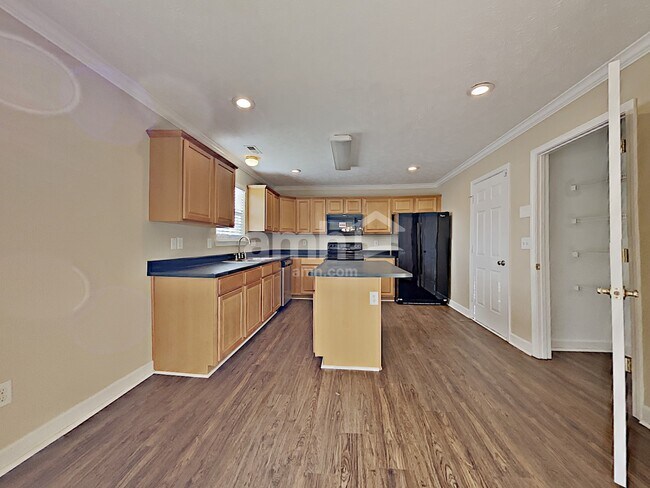 Foto del edificio - 102 Baker Springs Ln