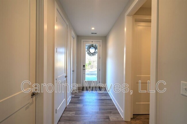 Building Photo - 209 Granite Hill Trail