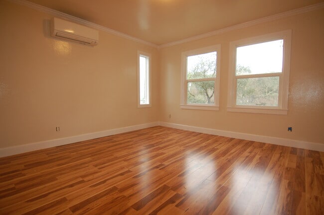 Building Photo - 8492 Trenton Rd