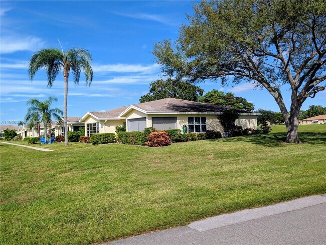 Foto del edificio - 14235 Nesting Way