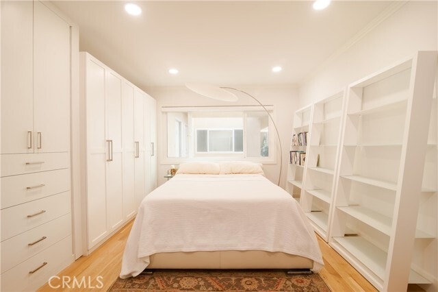 Building Photo - 251 Lower Cliff Dr