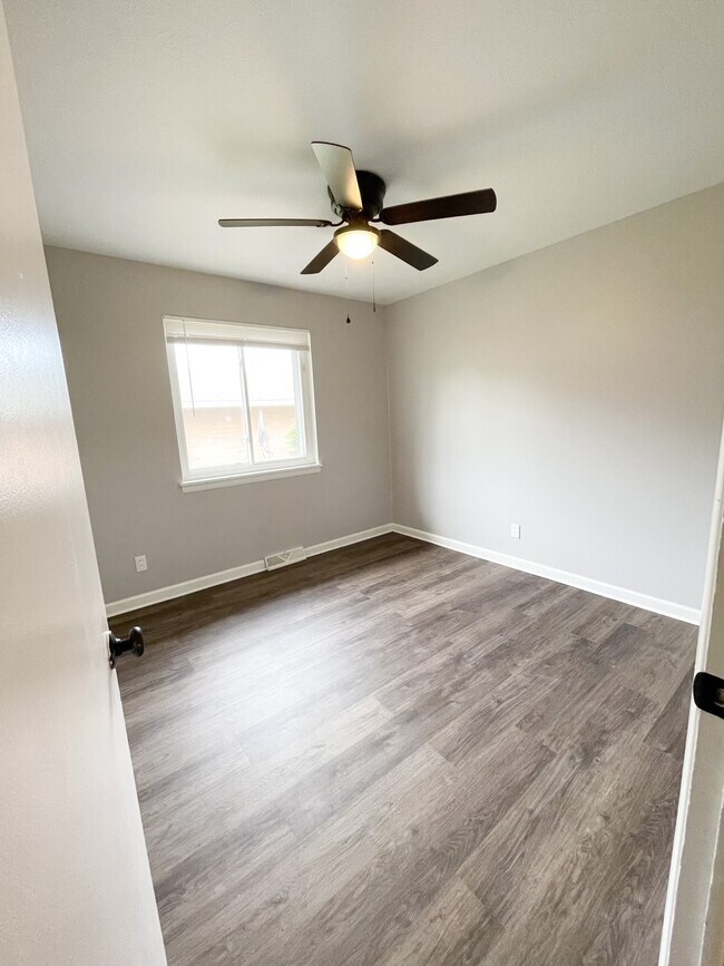 2477 Warren Pky Unit 2, Twinsburg, OH 44087 Condo for Rent in